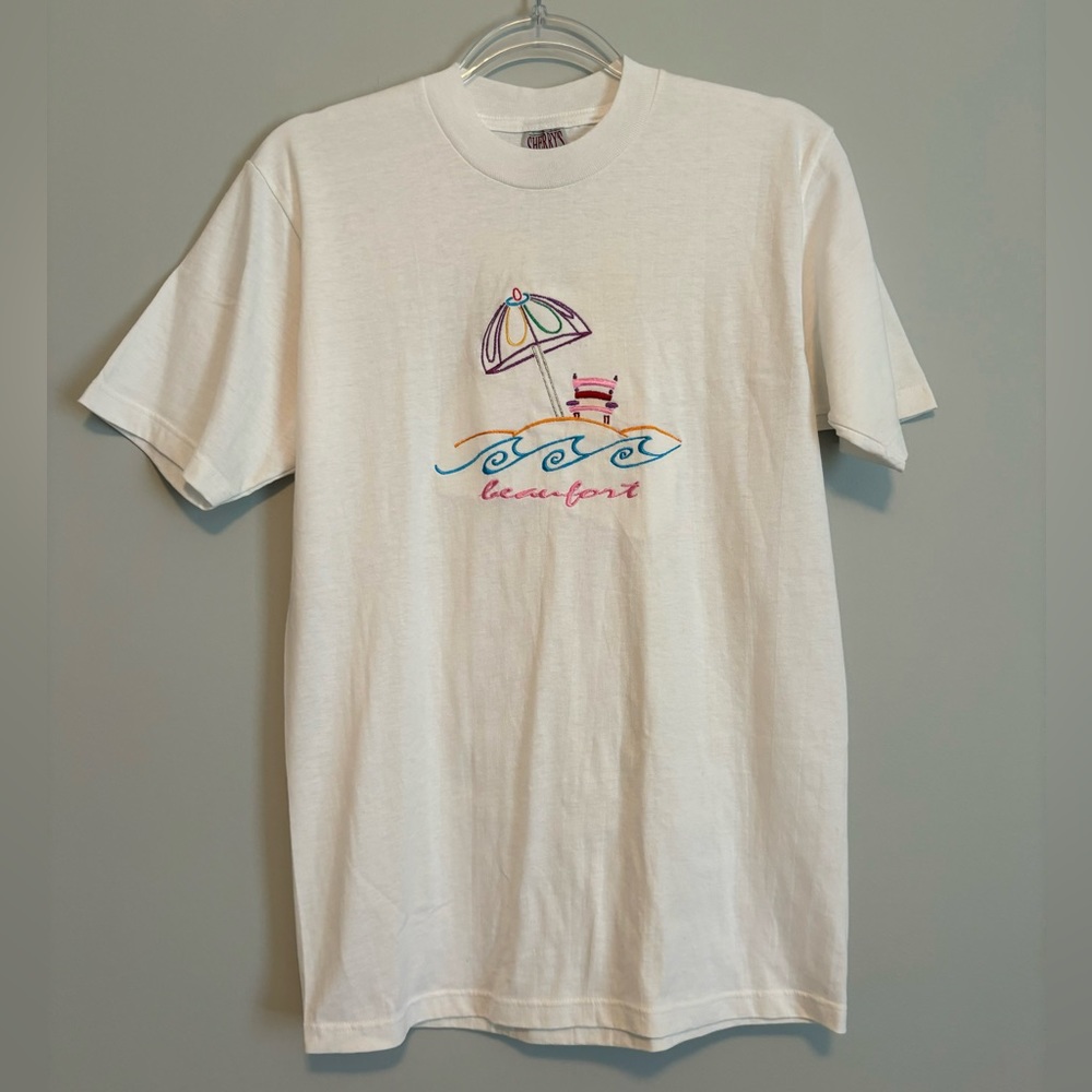 Vintage Sherrys Best Beaufort NC Beach Embroidered White Colorful T Shirt Medium
